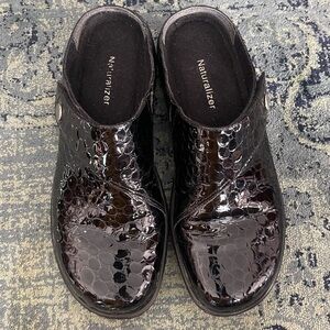 Naturalizer Clogs 7.5